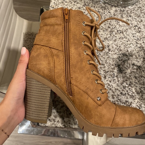 GBG Guess Los Angeles Shoes- M in Jaylee Light only been worn once. - Picture 4 of 8